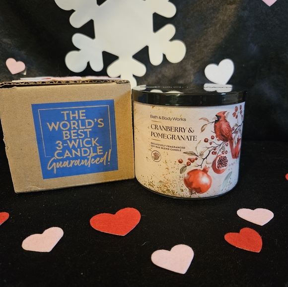 NWT Bath & Body Works Cranberry & Pomegranate 3-wick Candle - Black and Red - Picture 5 of 5